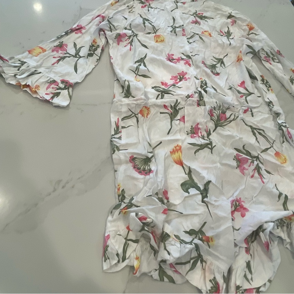 Worn ONCE! Piyama Floral Romper w Elastic Waistband - Picture 10 of 11
